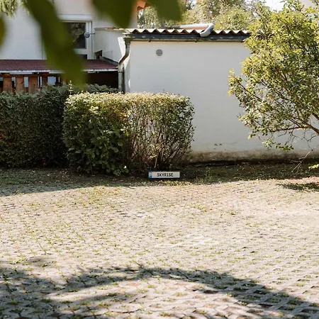 Mit Terrasse & Parkplatz In - Skyrise Appartement