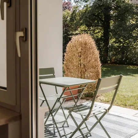 Mit Terrasse & Parkplatz In - Skyrise Appartement *