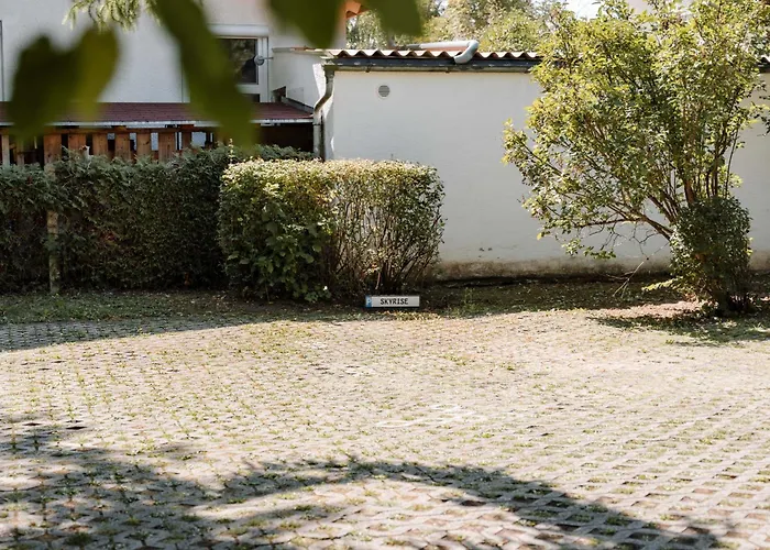 Mit Terrasse & Parkplatz In - Skyrise Appartement