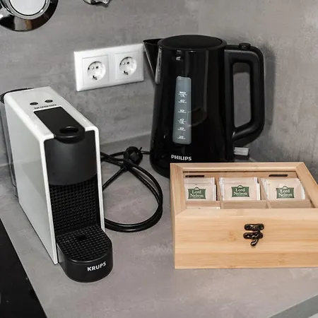 Mit Terrasse & Parkplatz In - Skyrise Apartment